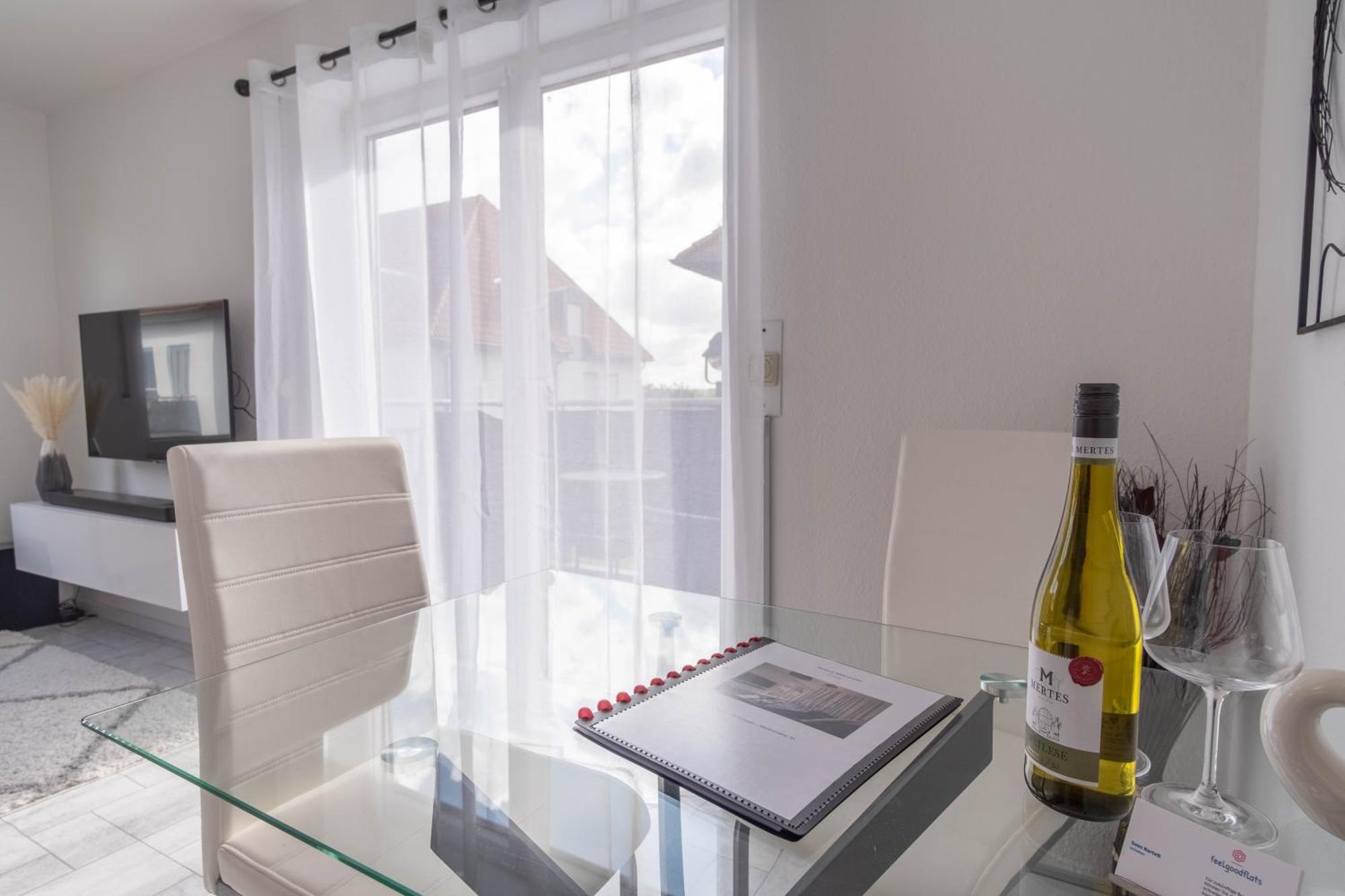 Ferienwohnung Arbeitsplatz, Balkon, Tiefgarage nähe neue Messe Leipzig Exterior foto