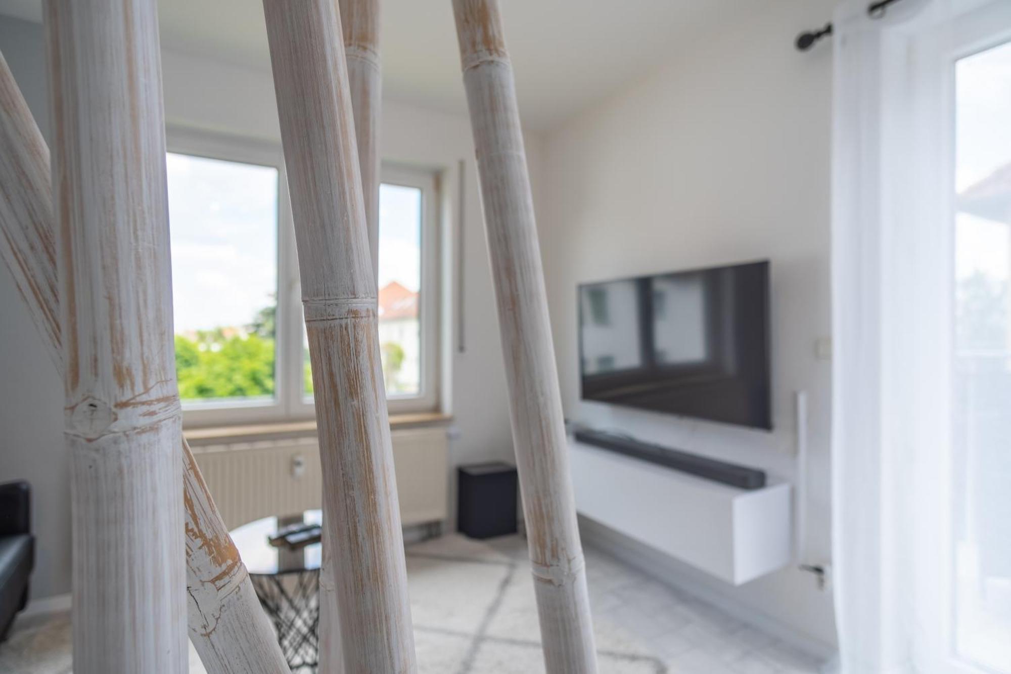 Ferienwohnung Arbeitsplatz, Balkon, Tiefgarage nähe neue Messe Leipzig Exterior foto
